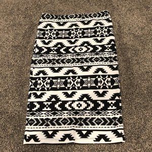 Express Stretchy Pencil Skirt - Black & White Geometric Pattern - Size XS